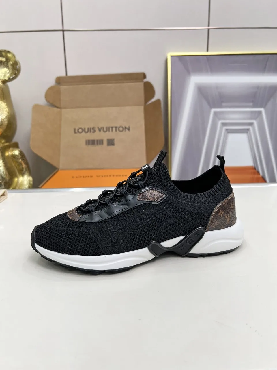 Men's Men's Shoes💰540 Men's and Women's LV Olym Men's Shoes💰ia sneakers are knitted technical fabric body with Monogram canvas trim, elastic laces and pull tabs for easy on and off, and light outsoles embellished with Monogram flowers for a comfortable and elastic wearing experience. Knitted technical fabric shoelaces, Louis Vuitton elements 35-45 (34*45*46* custom-made, non-refundable and non-exchangeable)